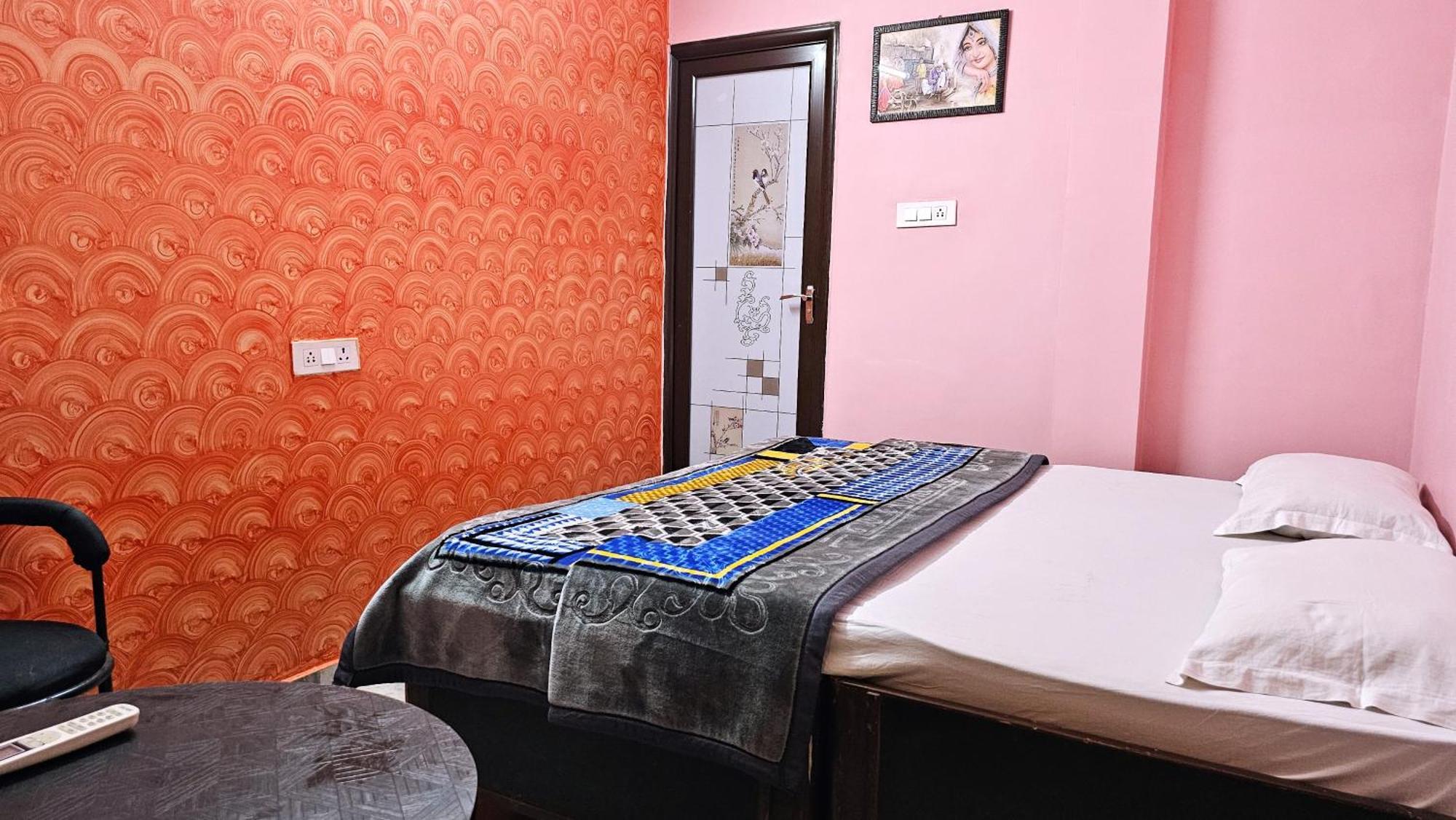 Banjara House Hostel Варанаси Екстериор снимка