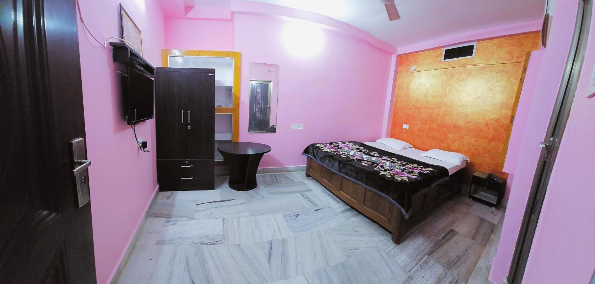 Banjara House Hostel Варанаси Екстериор снимка
